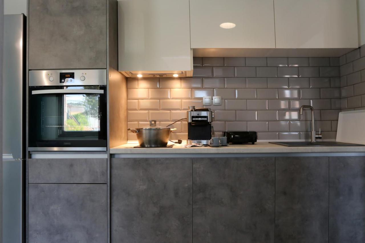 Street 90 Luxury Apartment Keramoti  Ngoại thất bức ảnh